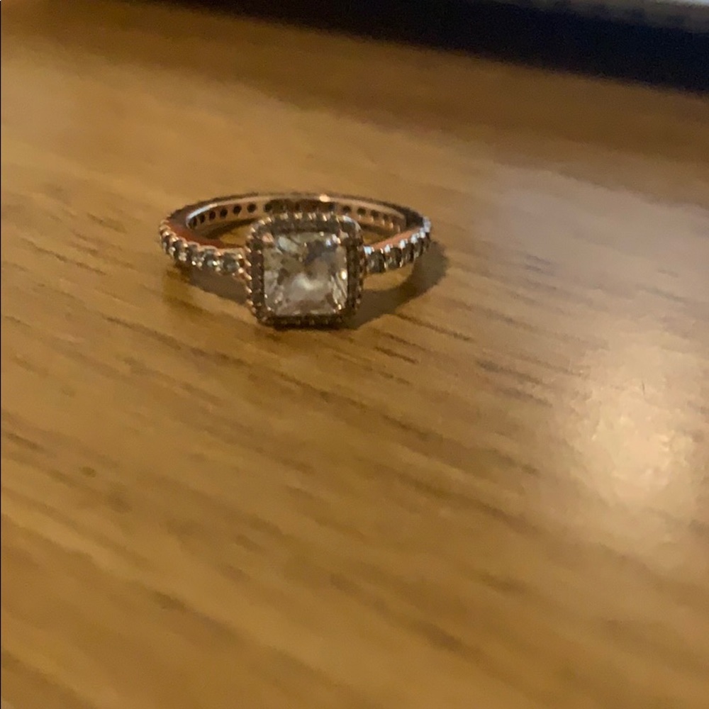 Pandora ring